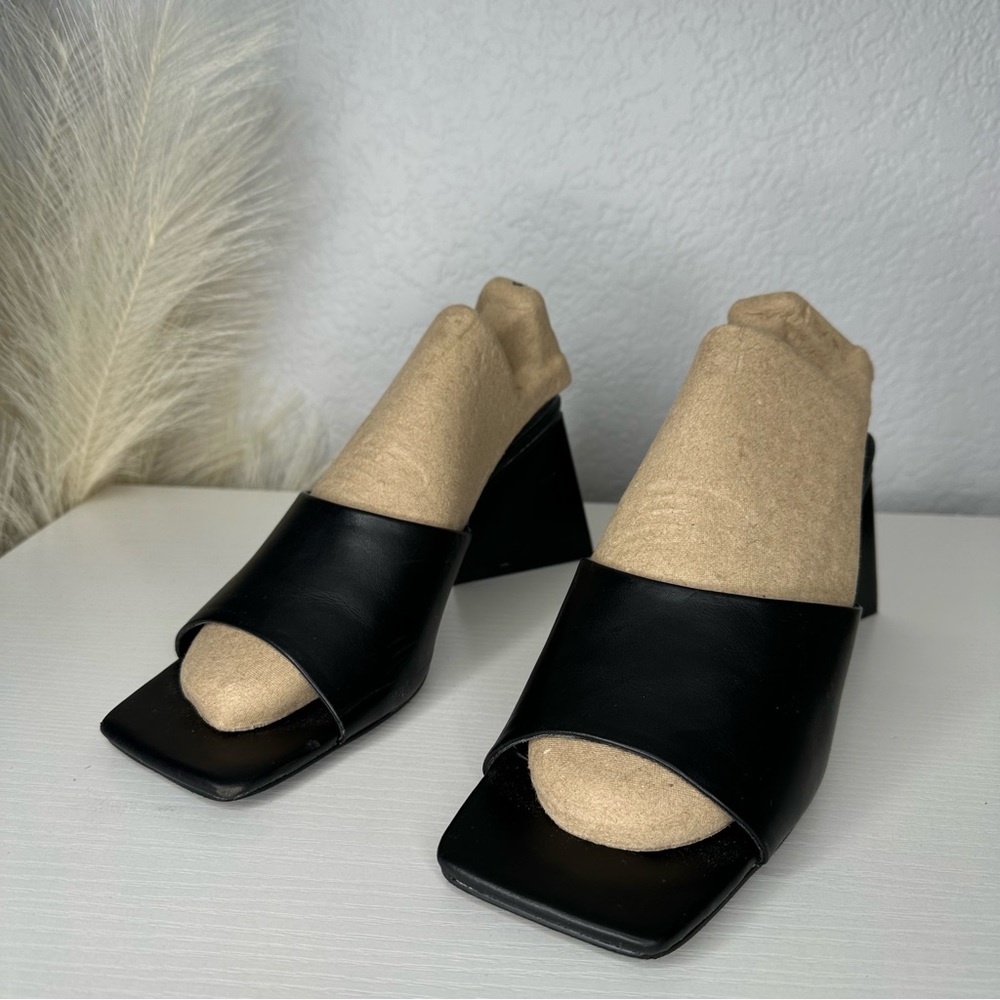 Donated Steve Madden Block Heel Square Toe - Picture 2 of 6